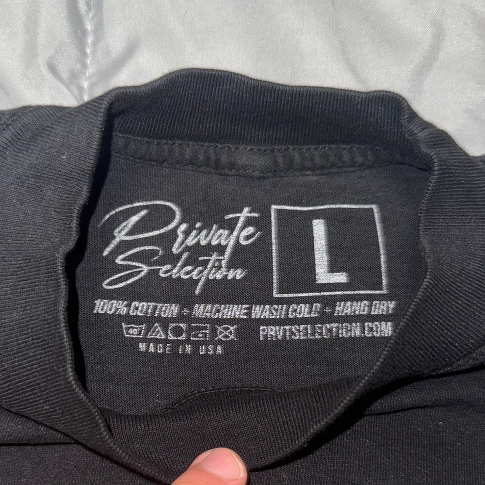 Black Graphic Tee with Key Design - Picture 2 of 5